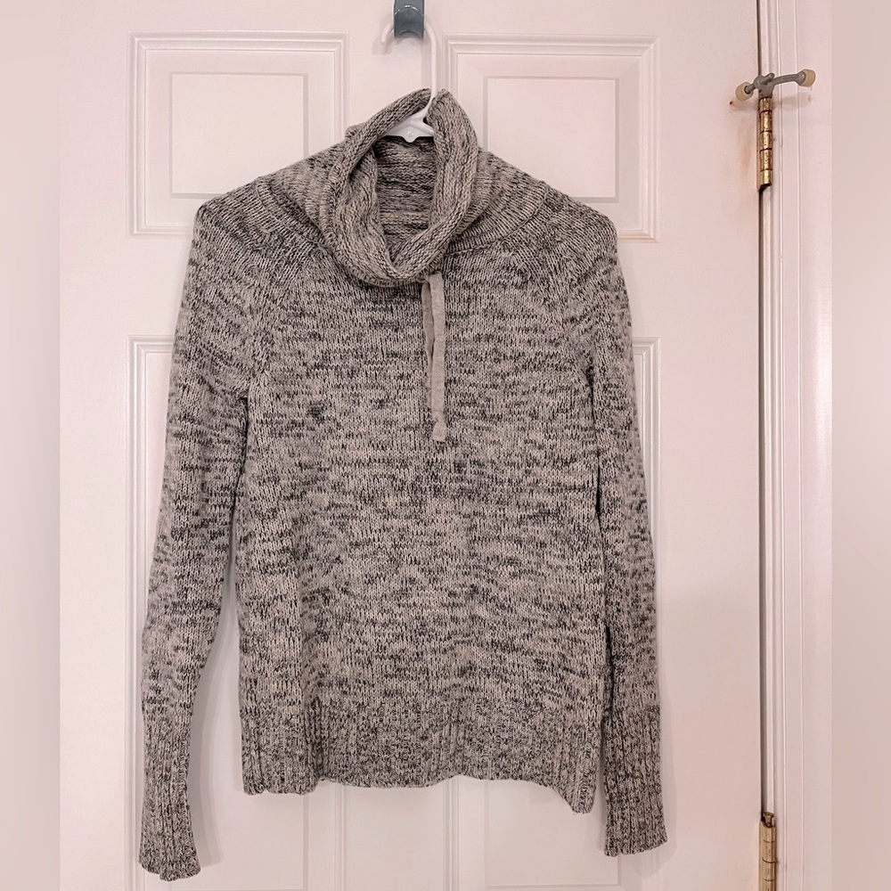 WINTER SALR! Soft & warm Athleta cowlneck sweater